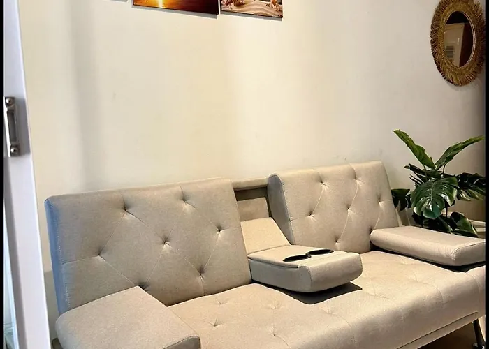 Apartahotel Nook Out At Azure Urban Residences