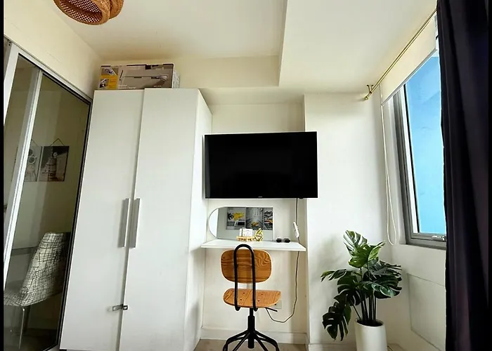 아파트호텔 Nook Out At Azure Urban Residences *